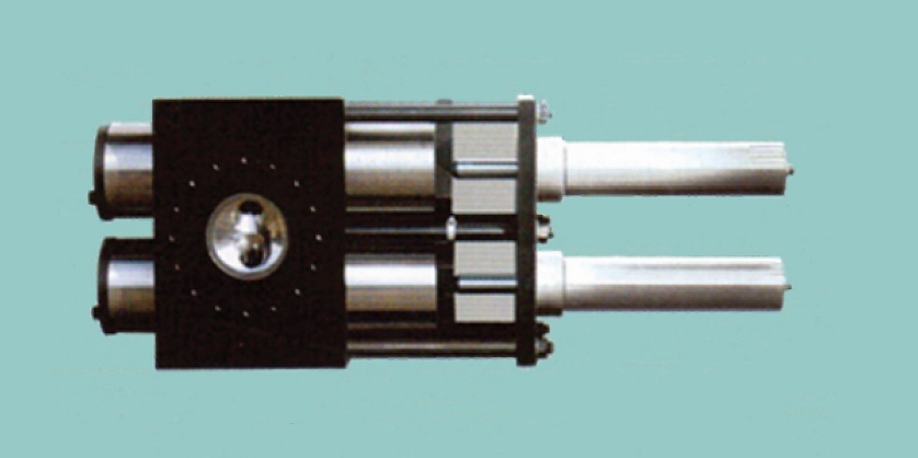 Double plate double station hydraulic mesh filter